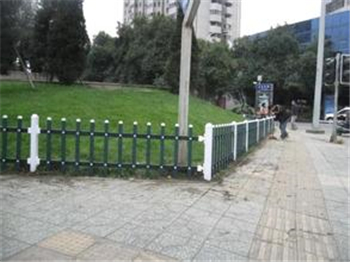 PVC草坪围栏